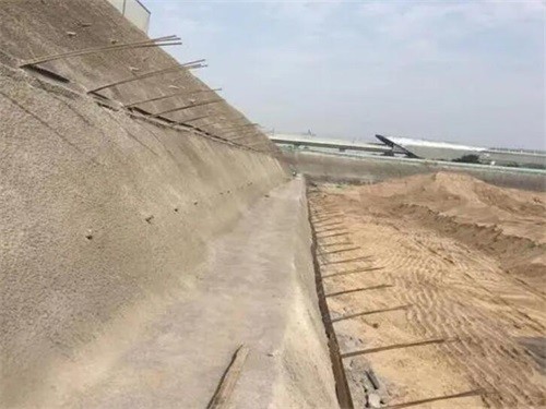 西乌珠穆沁河道边坡加固
